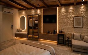 Via Maria Boutique Suites - Free Parking
