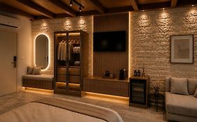 Via Maria Boutique Suites - Free Parking